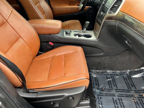 Used 2011 Jeep Grand Cherokee Overland Summit image 26