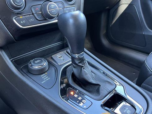 Used 2023 Jeep Cherokee Altitude Lux AWD/4WD image 27