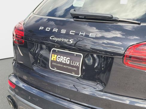Used 2016 Porsche Cayenne S w/ Premium Plus Package AWD/4WD image 17