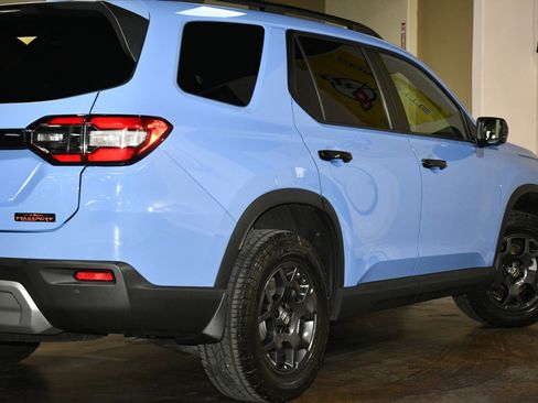 Used 2025 Honda Pilot TrailSport image 56