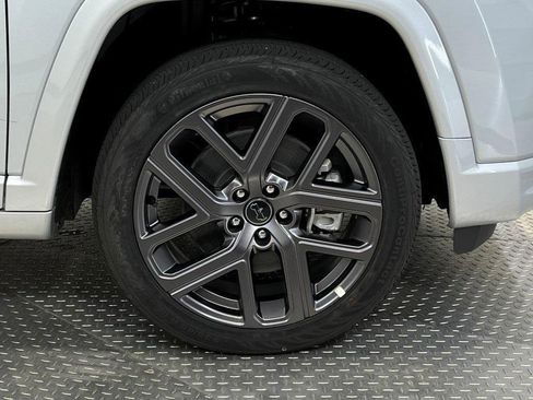 New 2025 Jeep Compass Limited w/ Driver Assist Group I image 4