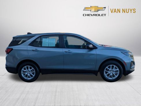 Used 2023 Chevrolet Equinox LS FWD image 4