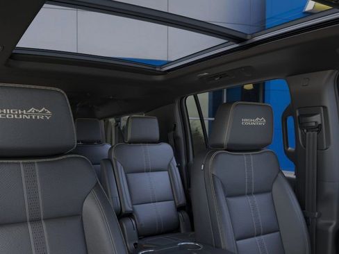 New 2026 Chevrolet Suburban High Country image 33