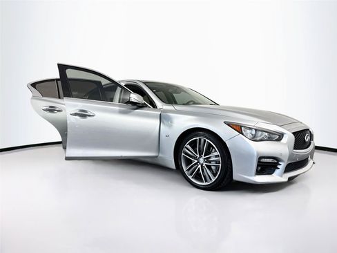 Used 2015 INFINITI Q50 w/ Deluxe Touring Package RWD image 16