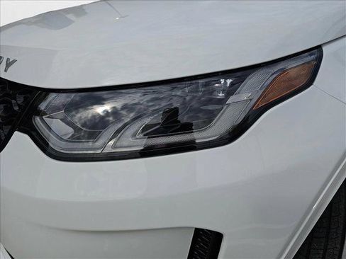 New 2025 Land Rover Discovery Sport S image 30