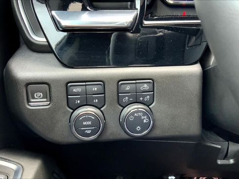 Used 2024 Chevrolet Silverado 1500 LT image 33
