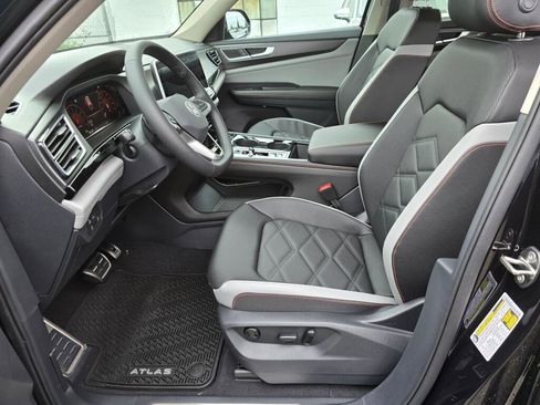 New 2026 Volkswagen Atlas Peak Edition AWD/4WD image 16