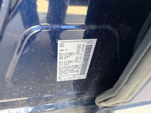 Used 2025 Nissan Pathfinder SL AWD/4WD image 24
