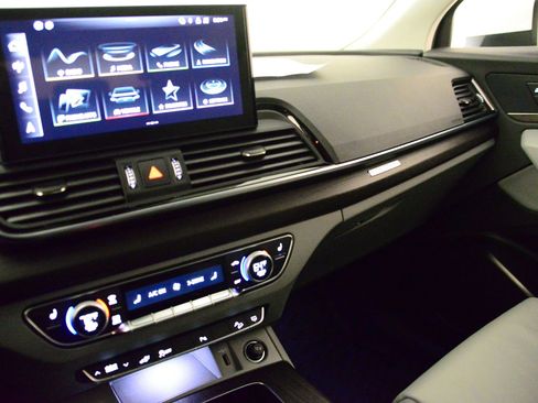 Certified 2022 Audi Q5 e Premium w/ Convenience Package image 30