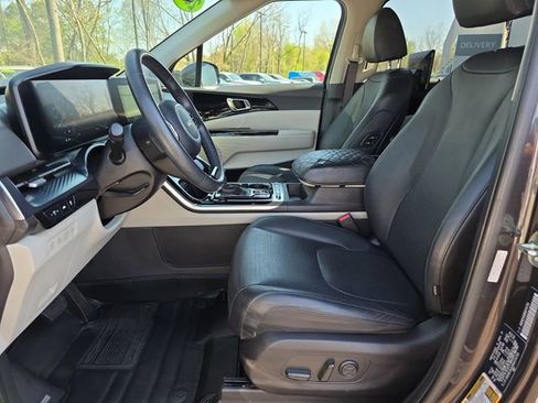 Used 2024 Kia Carnival SX Prestige FWD image 9
