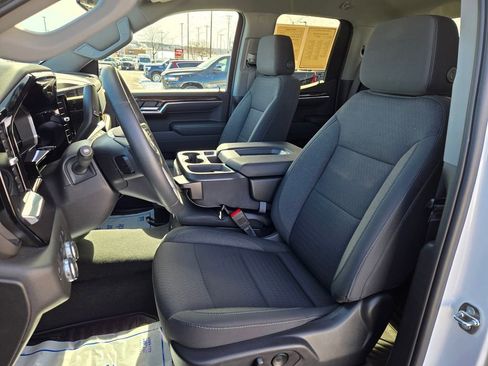 Used 2023 GMC Sierra 1500 SLE image 16