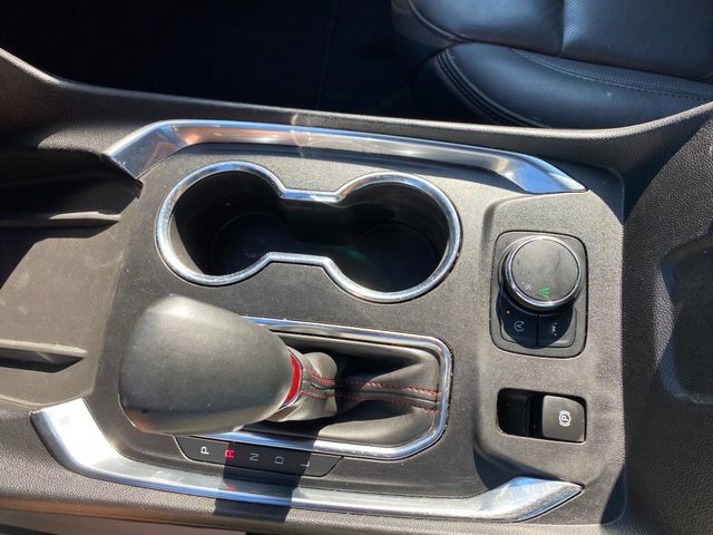 Used 2023 Chevrolet Traverse RS FWD image 22