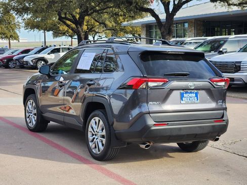 Used 2023 Toyota RAV4 XLE Premium image 7