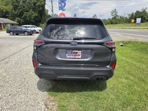 Used 2025 Subaru Forester Premium AWD/4WD image 4