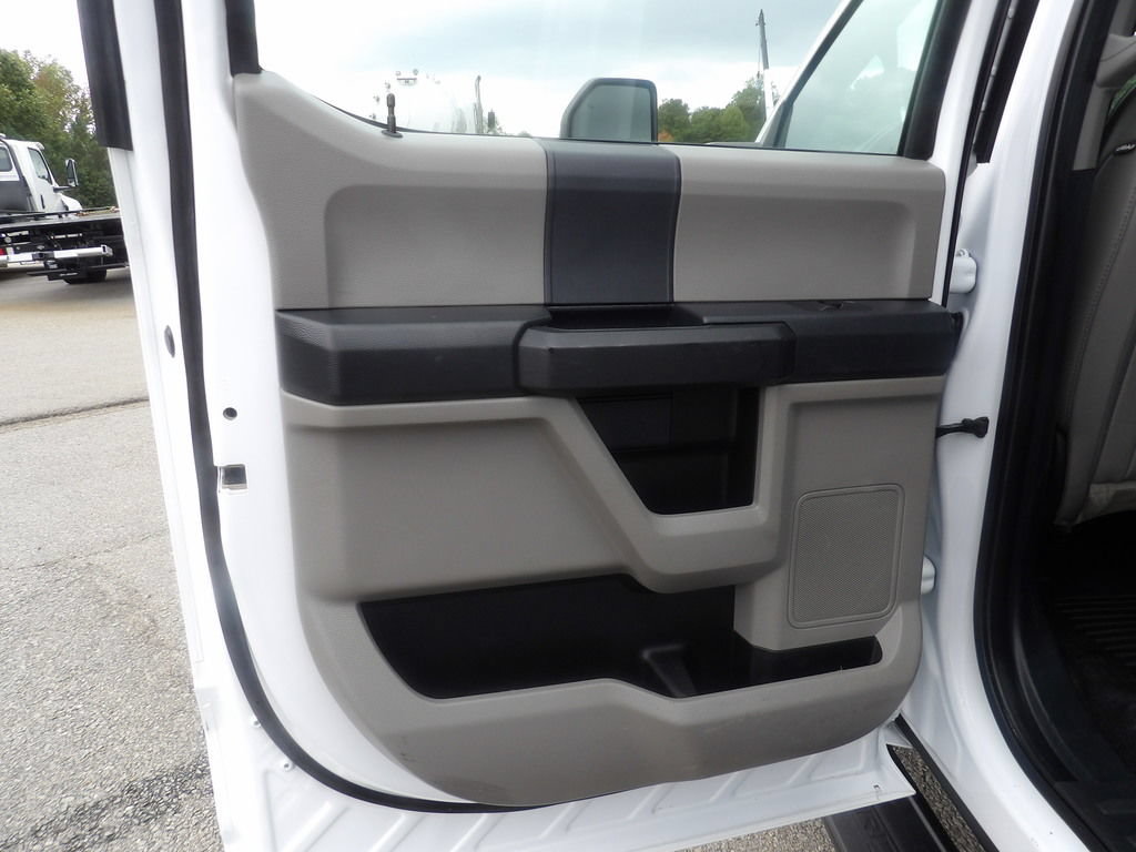 Used 2022 Ford F550 2WD Crew Cab Super Duty w/ Power Equipment Group image 27