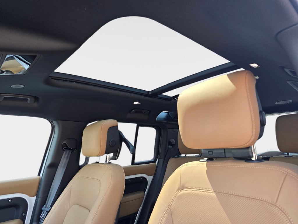 New 2026 Land Rover Defender 110 X-Dynamic SE AWD/4WD image 32