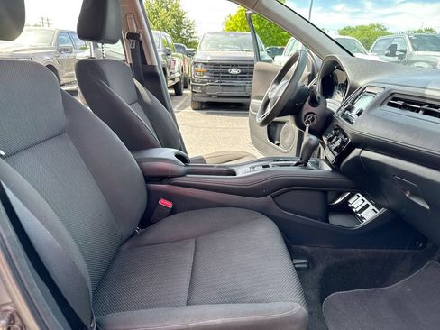 Used 2016 Honda HR-V LX image 21