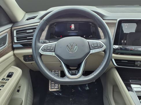 Used 2024 Volkswagen Atlas SEL Premium R-Line image 25