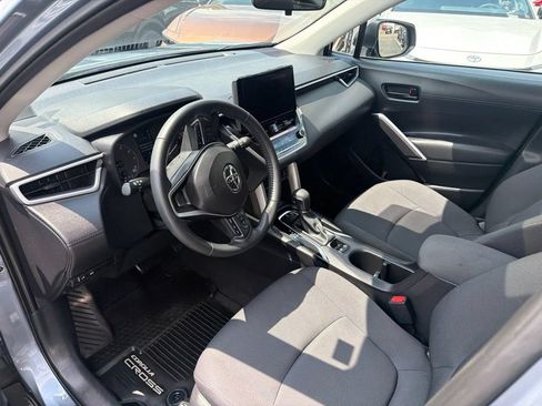 Used 2025 Toyota Corolla Cross LE w/ Moonroof Package AWD/4WD image 22