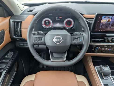 New 2026 Nissan Pathfinder Platinum w/ Accent Package AWD/4WD image 30