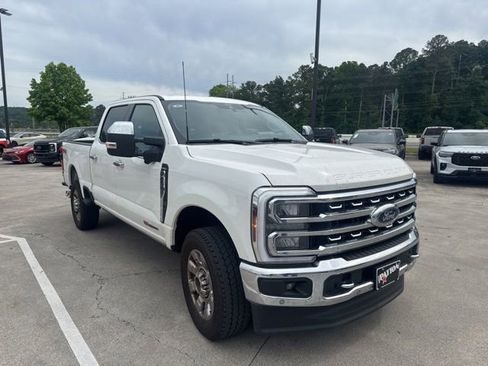 Used 2024 Ford F250 Lariat w/ Lariat Ultimate Package AWD/4WD image 3