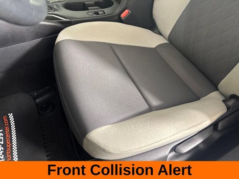 Used 2025 Toyota Corolla LE FWD image 12