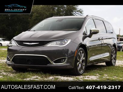 Used 2017 Chrysler Pacifica Limited w/ Advanced Safetytec Group