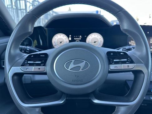 Used 2025 Hyundai Elantra SEL FWD image 22