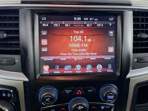 Used 2018 RAM 1500 SLT image 17