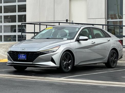 Used 2021 Hyundai Elantra SEL FWD image 7