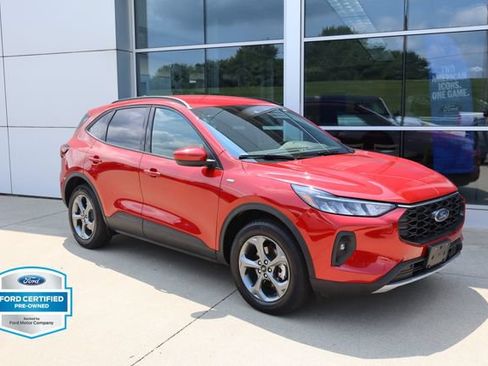 Certified 2025 Ford Escape ST-Line Select AWD/4WD image 2
