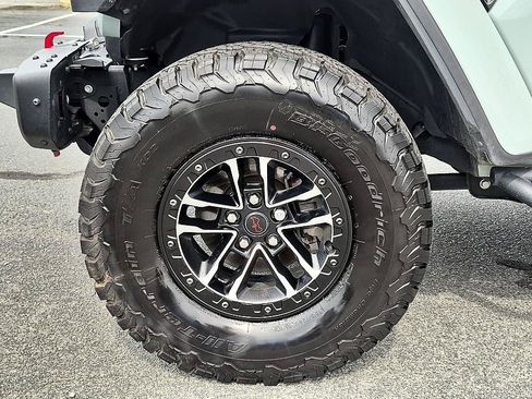Used 2024 Jeep Wrangler Unlimited Rubicon AWD/4WD image 10