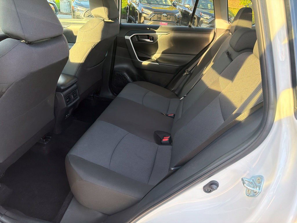 Used 2025 Toyota RAV4 XLE AWD/4WD image 20