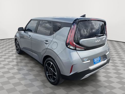 Used 2023 Kia Soul EX FWD image 6