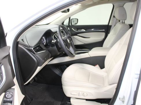 Used 2024 Buick Enclave Essence w/ Technology Package image 17