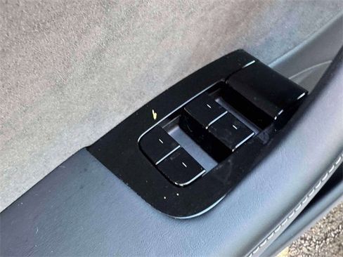 Used 2018 Tesla Model 3 Long Range image 17