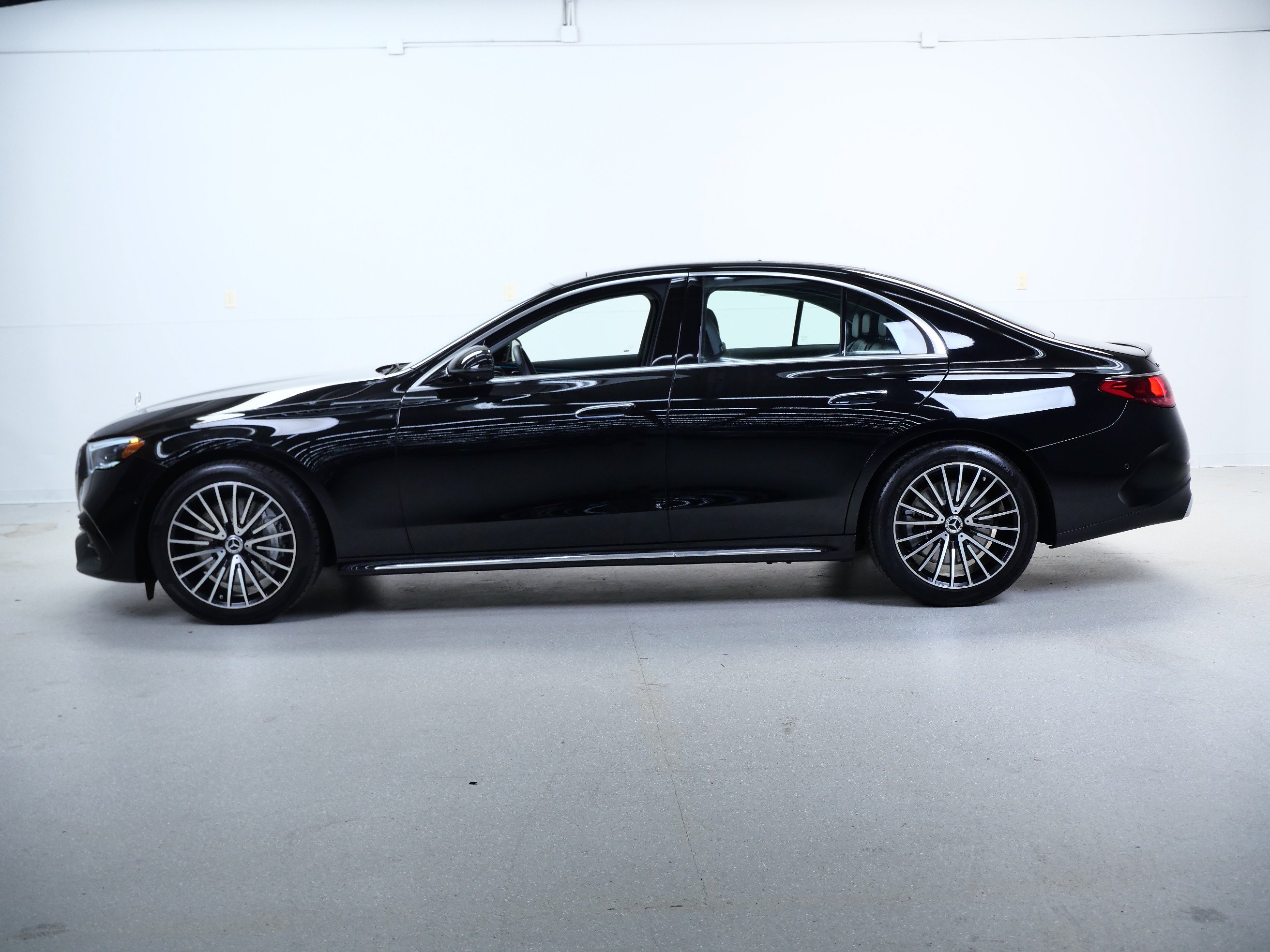 Used 2024 Mercedes-Benz E 450 4MATIC Sedan image 10