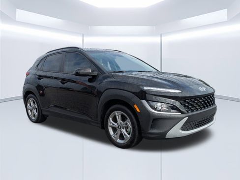 Certified 2023 Hyundai Kona SEL w/ Convenience Package image 2