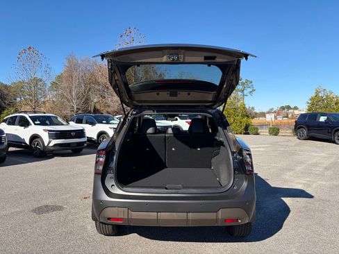 New 2026 Nissan Kicks SR w/ SR Premium Package FWD image 6
