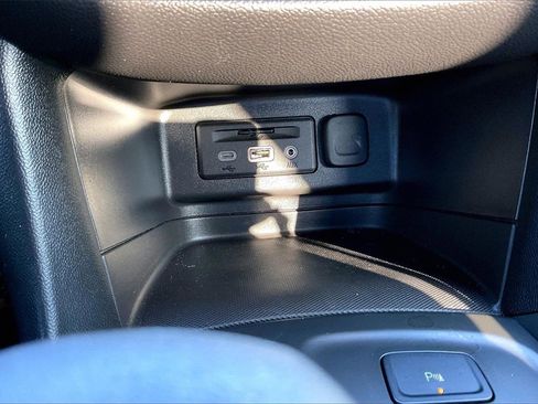 Used 2022 Chevrolet Equinox RS w/ Infotainment Package image 18