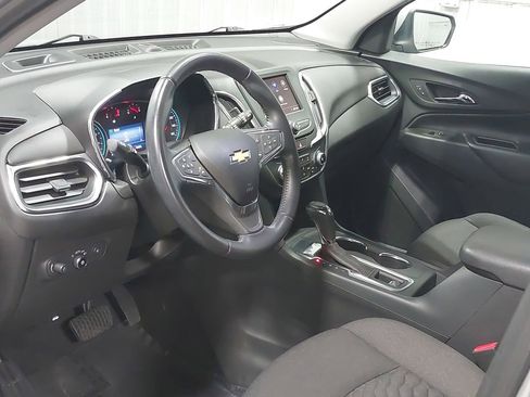 Used 2020 Chevrolet Equinox LT w/ Driver Convenience Package image 16