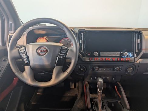 Used 2025 Nissan Frontier PRO-4X w/ Pro Convenience Package image 14