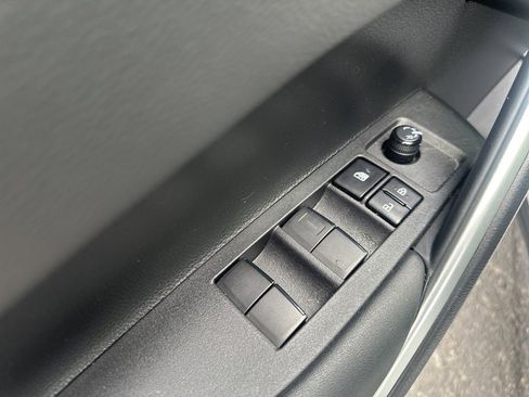 Used 2023 Toyota Corolla Cross XLE w/ Convenience Package image 30