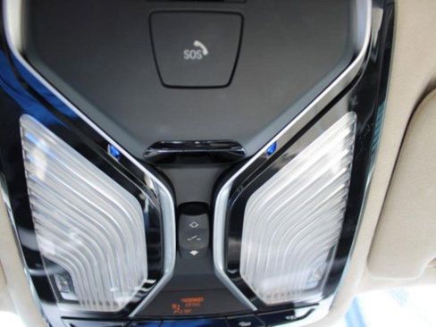 Used 2016 BMW 750i xDrive image 11