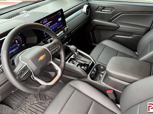 Used 2024 Chevrolet Colorado LT w/ LT Convenience Package III image 10