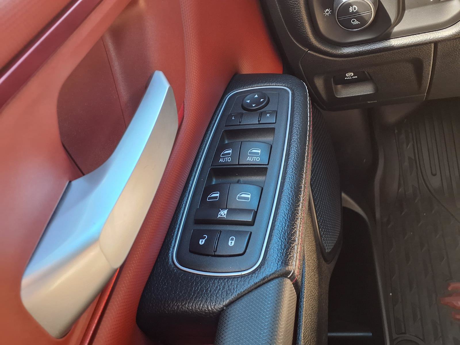 Used 2022 RAM 1500 Rebel AWD/4WD image 12