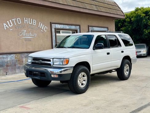 Used 2000 Toyota 4Runner 2WD image 1