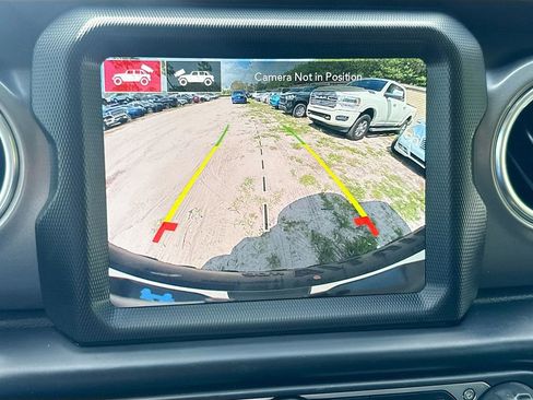 Used 2023 Jeep Wrangler Unlimited Rubicon 4xe w/ Steel Bumper Group image 15