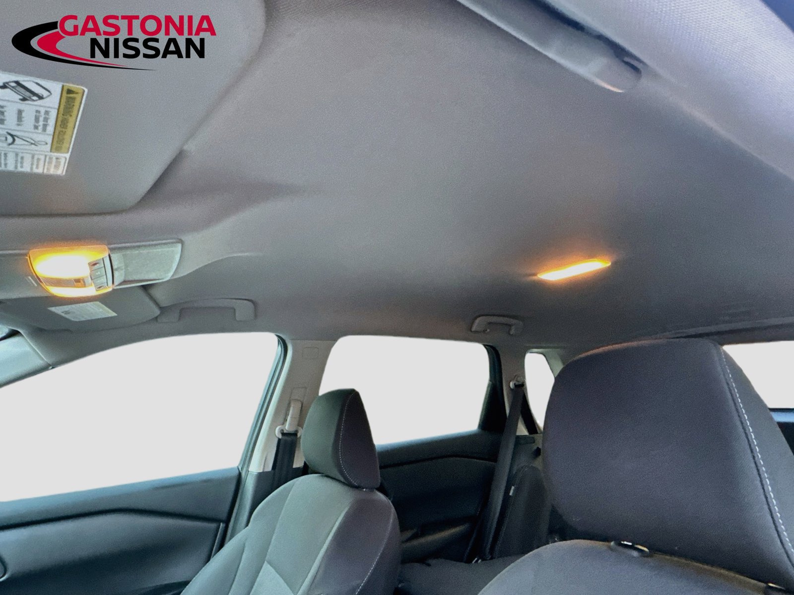 Used 2024 Nissan Rogue S FWD image 27