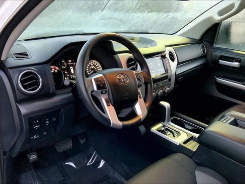 Used 2021 Toyota Tundra SR5 w/ SR5 Upgrade Package image 17